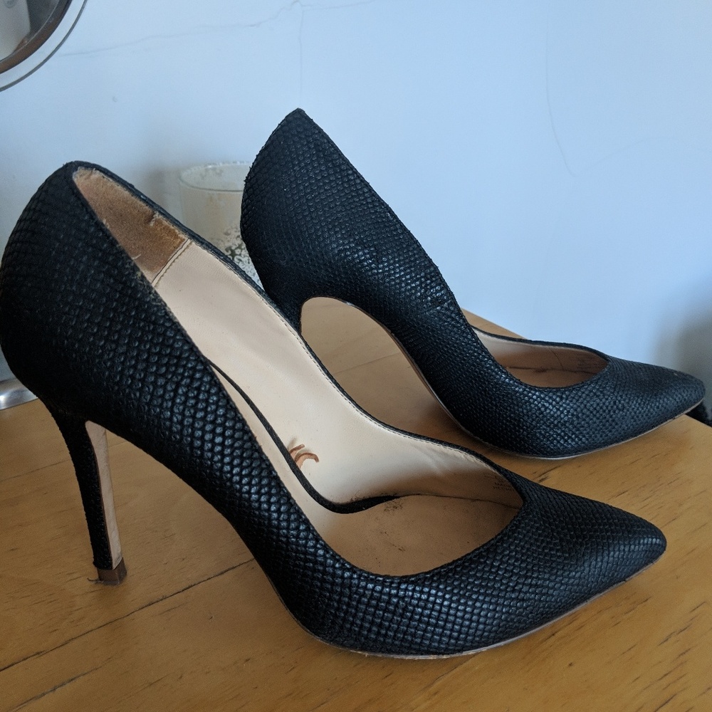 Black textured Zara Pump